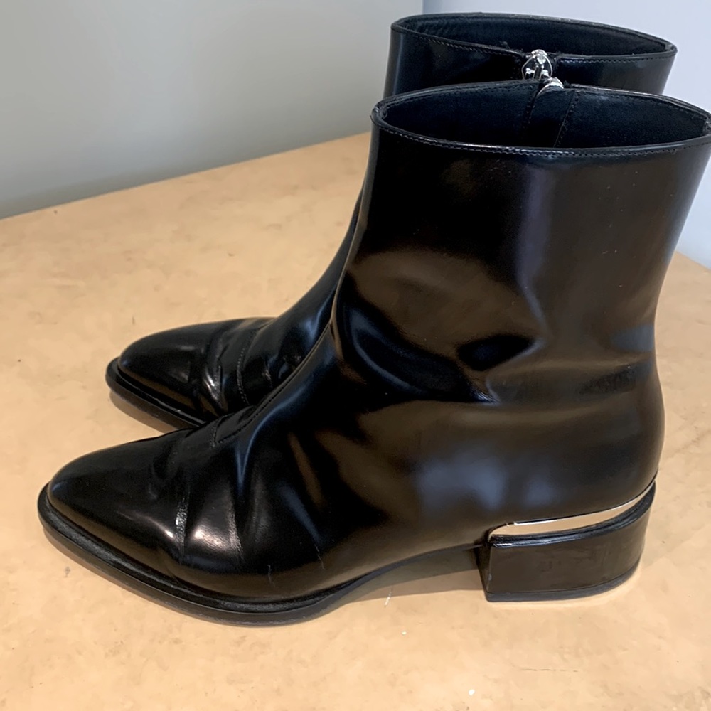Vince Yasmin black boots size 7M (EU 37) excellent condition